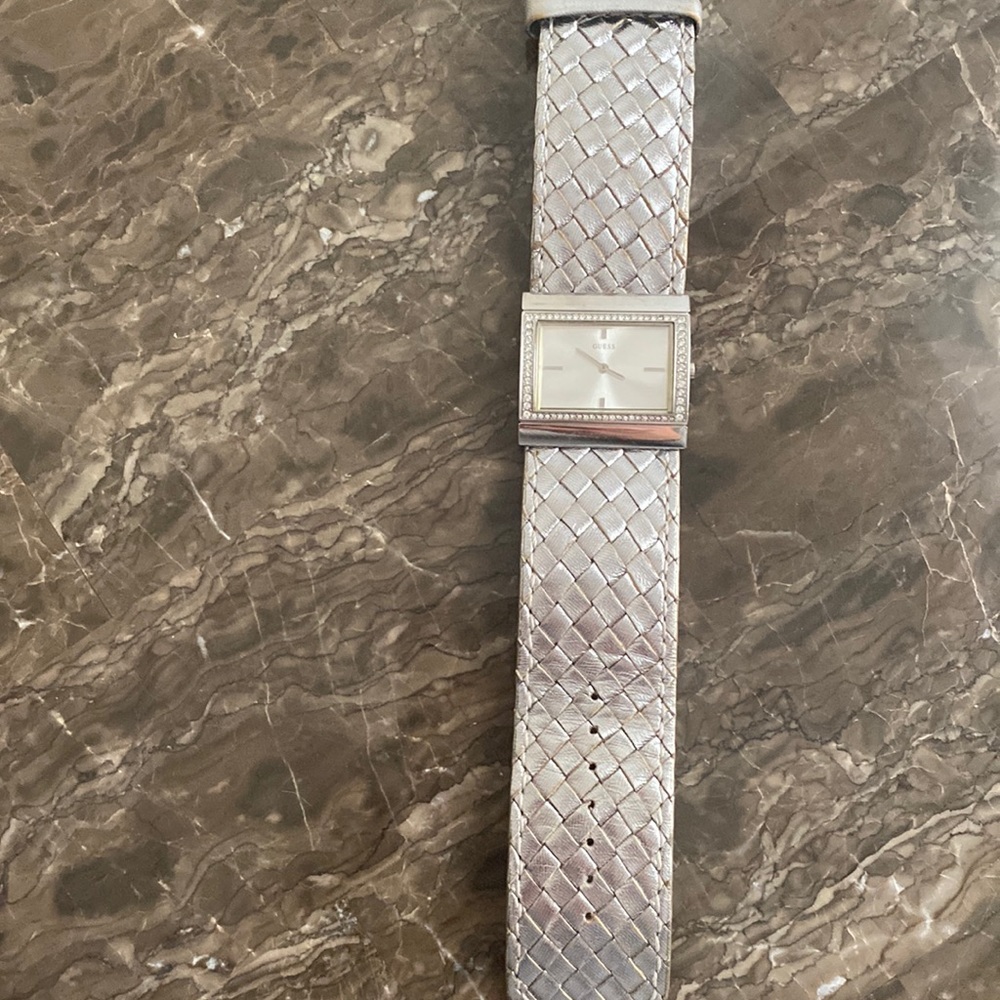 Guess watch!